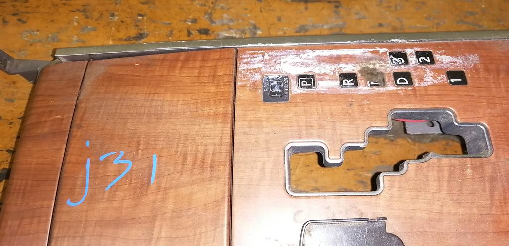 TEANA J31 КОНСОЛЬ МЕЖДУ СИДЕНИЙ, ДЕФЕКТ Nissan Teana 1