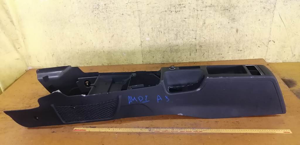 консоль между сидений Audi A3 0