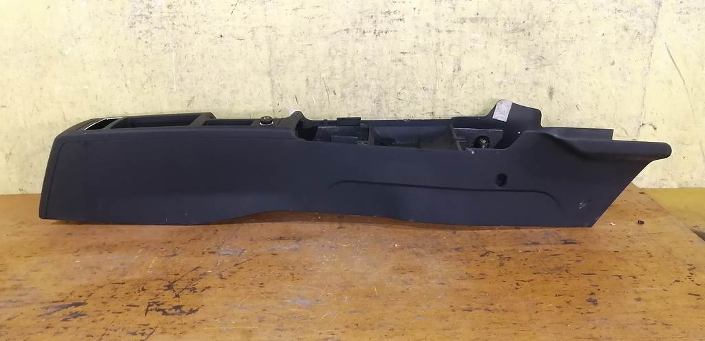 AUDI A3 КОНСОЛЬ МЕЖДУ СИДЕНИЙ Audi A3 4