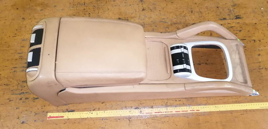 консоль между сидений Porsche Cayenne 0