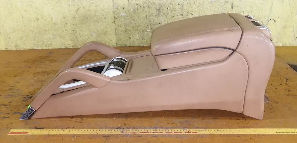 консоль между сидений Porsche Cayenne 6