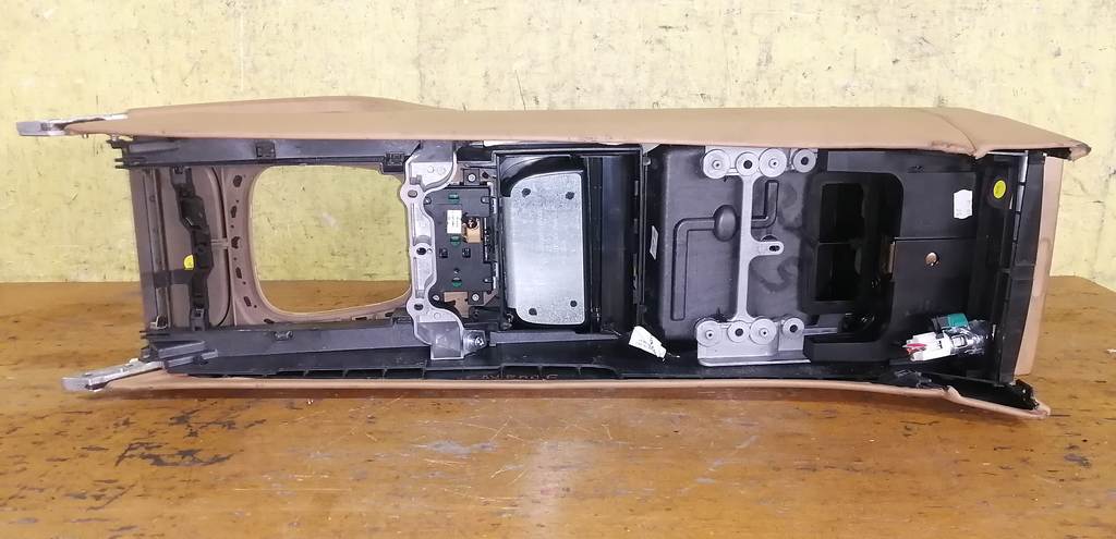 CAYENNE 957 КОНСОЛЬ МЕЖДУ СИДЕНИЙ Porsche Cayenne 10