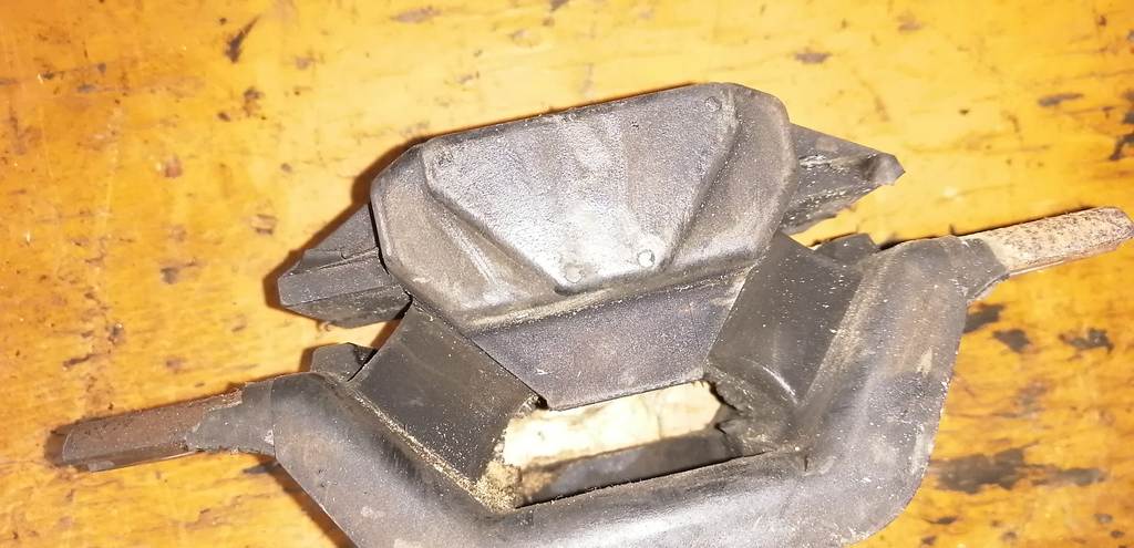 DEMIO DY5W ПОДУШКА ДВС ЛЕВАЯ Mazda Demio 1