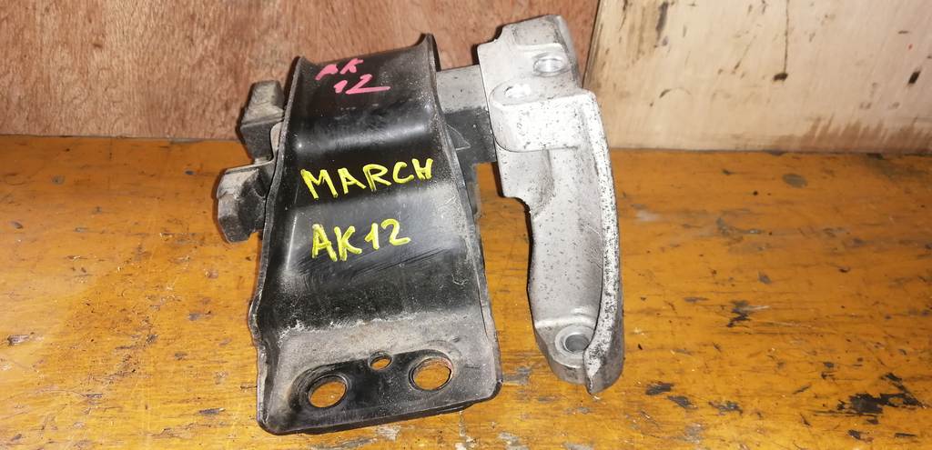 подушка двигателя Nissan March 0