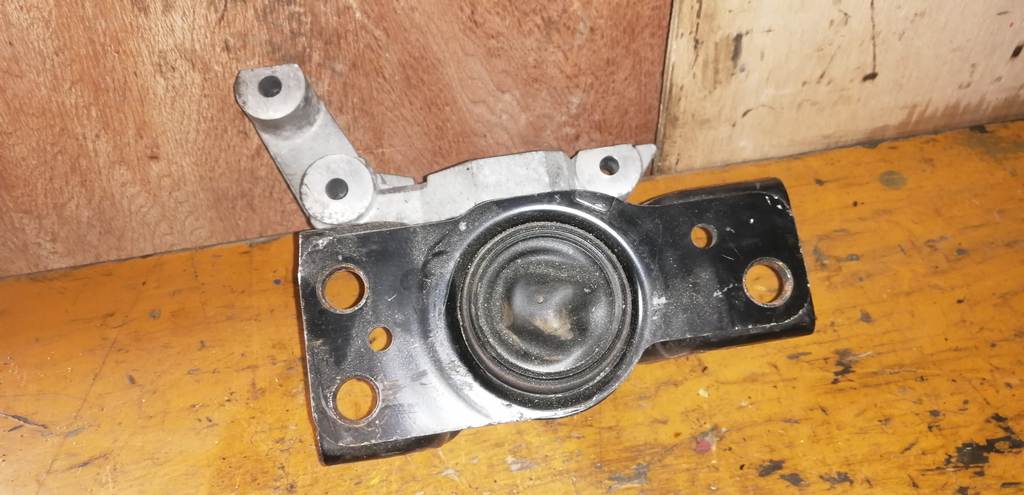 NOTE E11 ПОДУШКА ДВС ПРАВАЯ Nissan Note 1