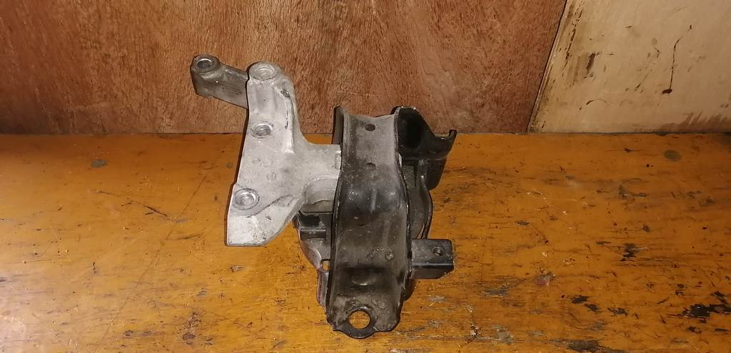 MARCH K13 ПОДУШКА ДВС ПРАВАЯ Nissan March 1