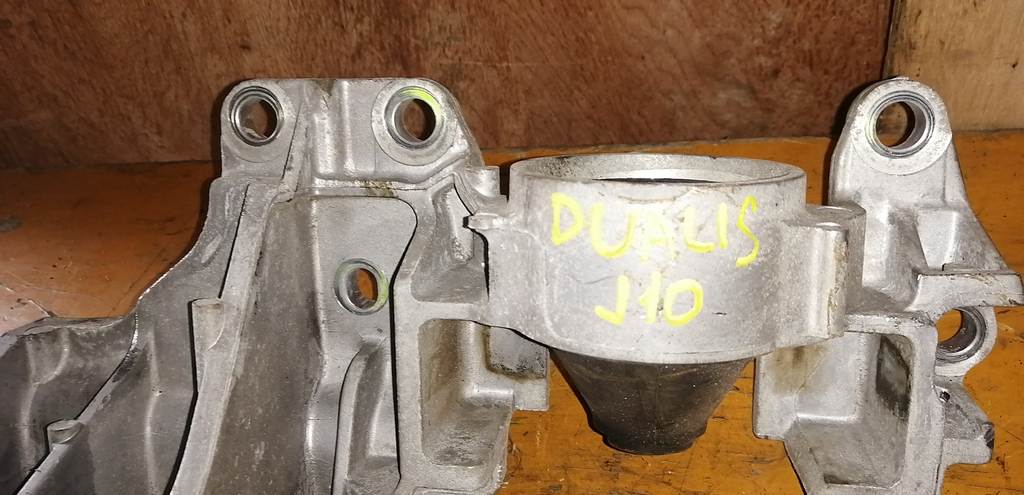DUALIS J10 ПОДУШКА ДВС ЛЕВАЯ Nissan Dualis 1