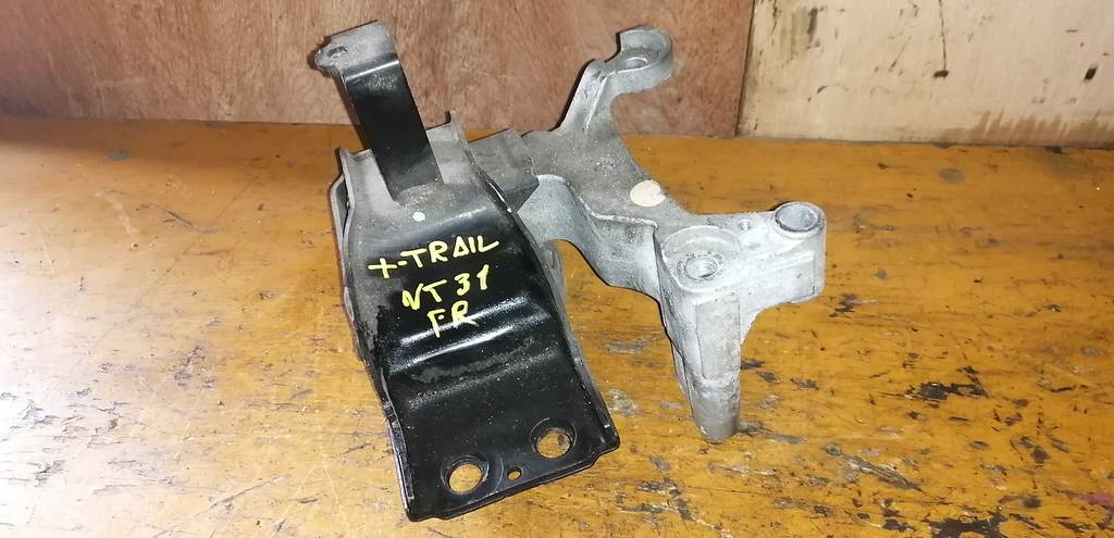 подушка двигателя Nissan X-Trail 0