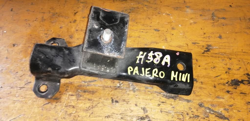 подушка двигателя Mitsubishi Pajero Mini 0