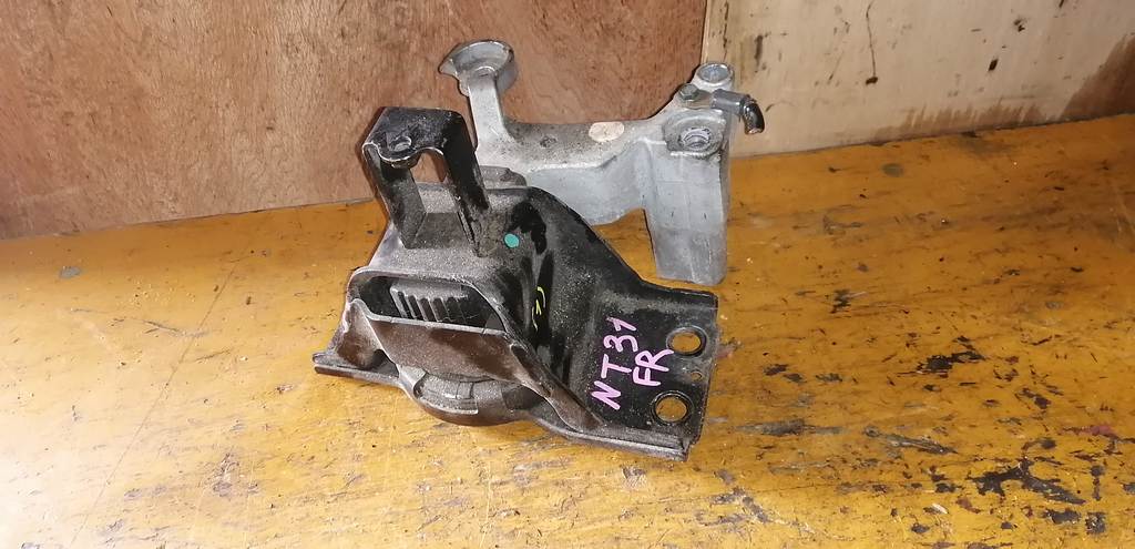 подушка двигателя Nissan X-Trail 3