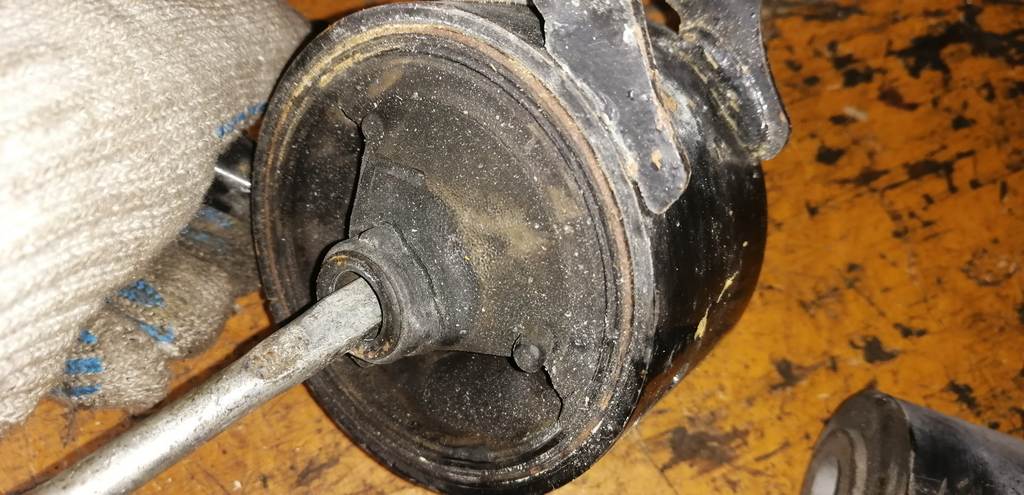 OUTLANDER CW5W ПОДУШКА ДВС ЛЕВАЯ Mitsubishi Outlander 1