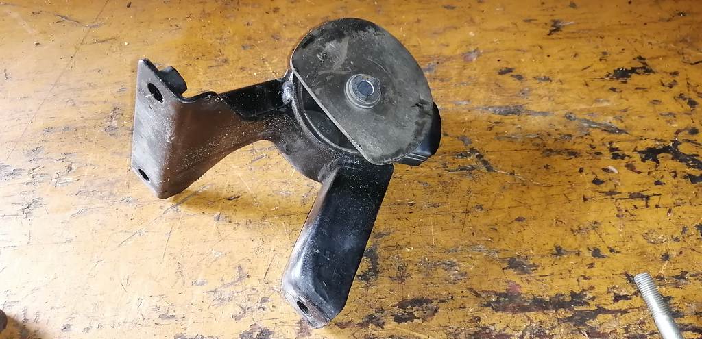 SOLIO MA15S ПОДУШКА ДВС ЗАД. Suzuki Solio 1