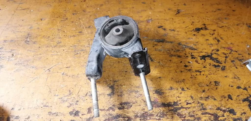 SIENTA NCP81G ПОДУШКА ДВС ЗАД. Toyota Sienta 1