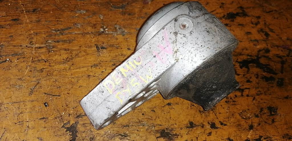 подушка двигателя Mazda Demio 0