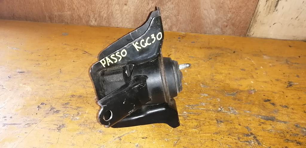 подушка двигателя Toyota Passo 0