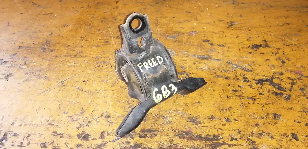 подушка двигателя Honda Freed 0