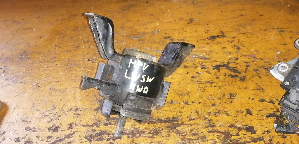 подушка двигателя Mazda MPV 0