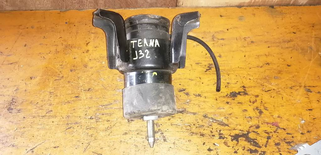 подушка двигателя Nissan Teana 0