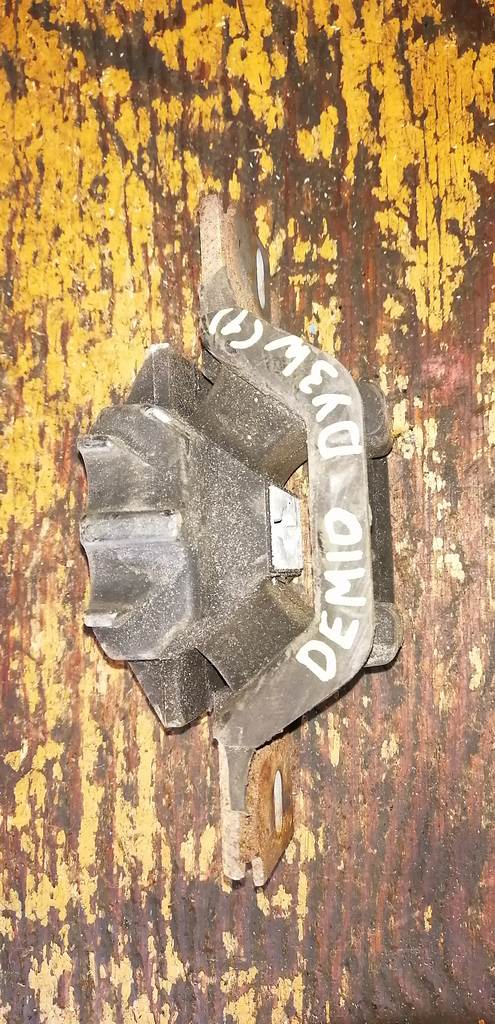 подушка двигателя Mazda Demio 0