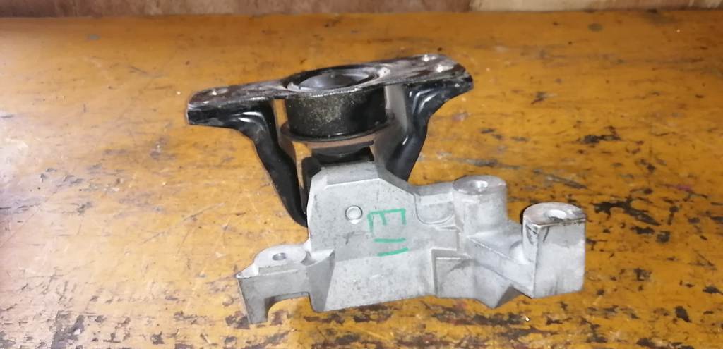 подушка двигателя Nissan Note 3