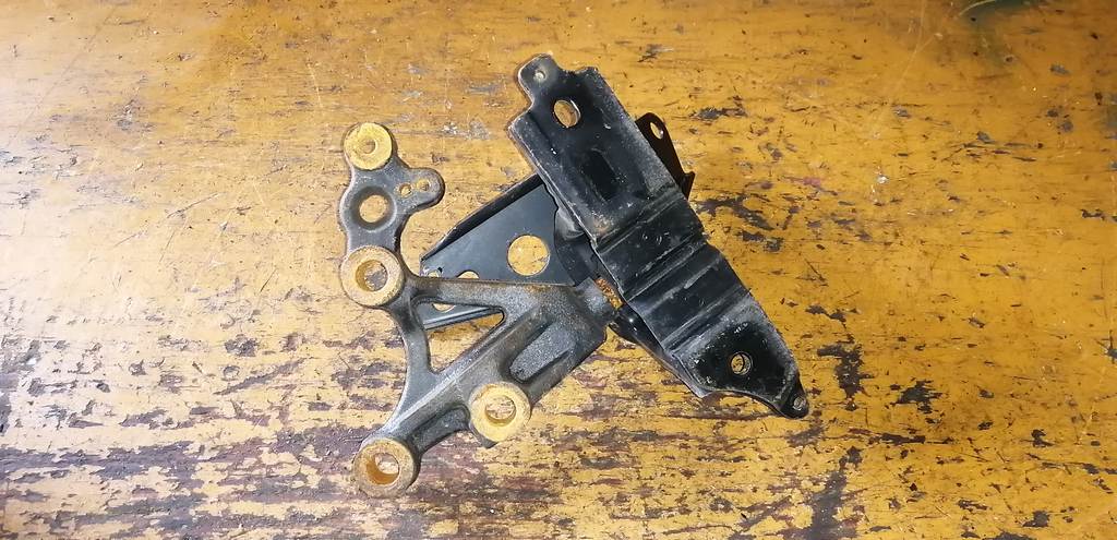 PASSO KGC30 ПОДУШКА ДВС 1 ЛЕВАЯ Toyota Passo 1