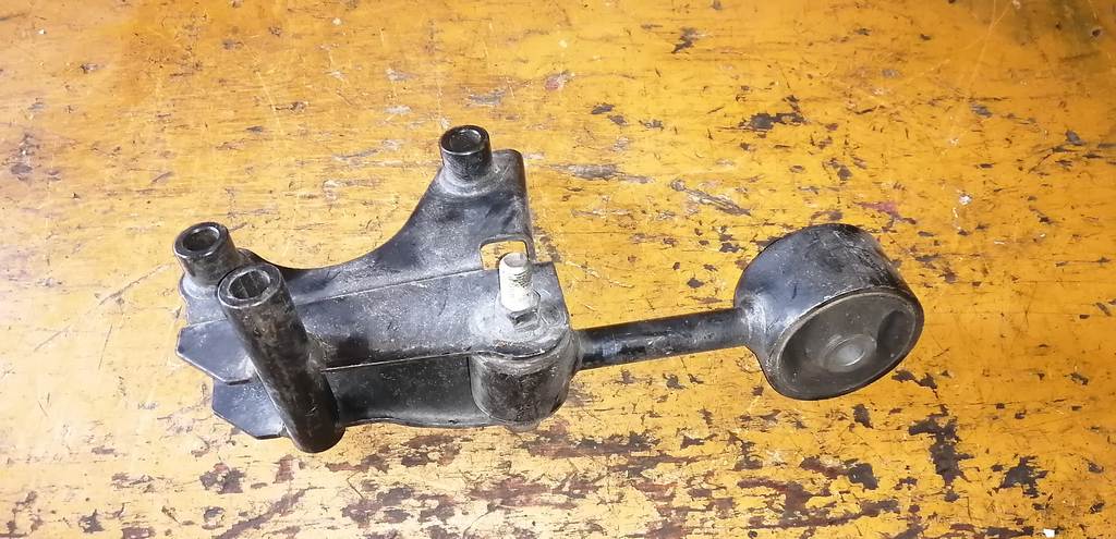 PASSO KGC30 ПОДУШКА ДВС ЗАД. Toyota Passo 1