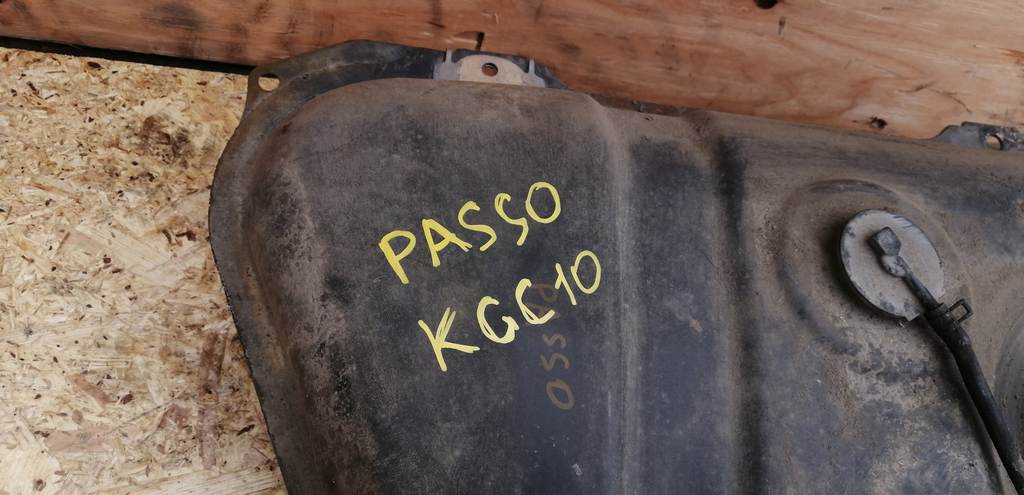 PASSO KGC10 БЕНЗОБАК Toyota Passo 1