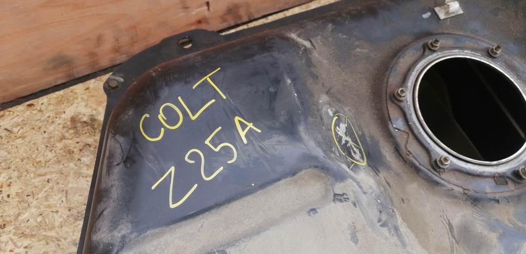 COLT Z25A БЕНЗОБАК Mitsubishi Colt 1