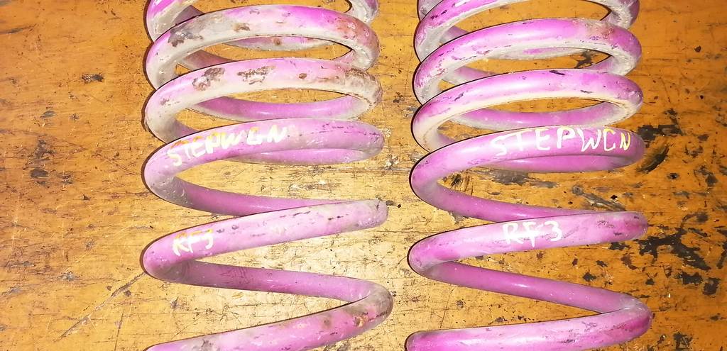 STEPWGN RF3 ПРУЖИНА (ПАРА) Honda Stepwgn 1