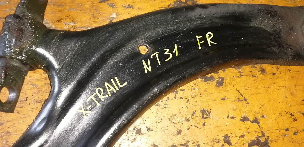 X-TRAIL NT31 РЫЧАГ ПЕРЕДНИЙ ПРАВЫЙ, дефект Nissan X-Trail 1