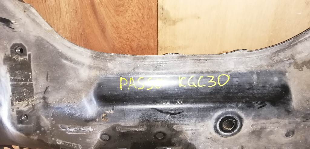 PASSO KGC30 БАЛКА ПОПЕРЕЧНАЯ Toyota Passo 1