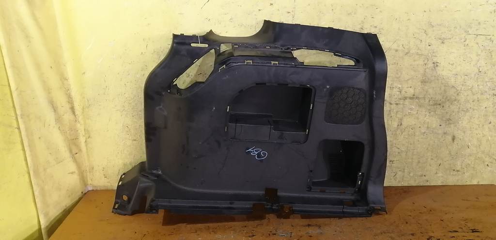 обшивка багажника Honda Freed Spike 0