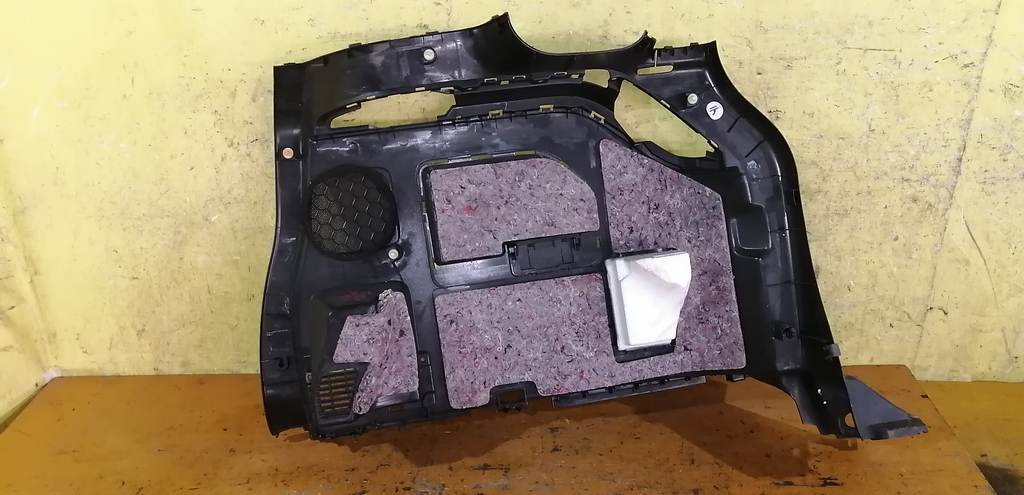 обшивка багажника Honda Freed Spike 3