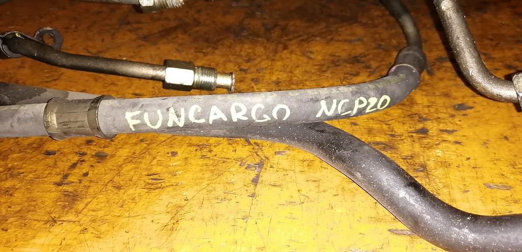 FUNCARGO NCP20 ШЛАНГ ГУРА Toyota Funcargo 1