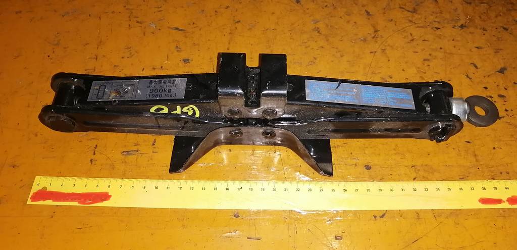 домкрат Subaru Impreza 0