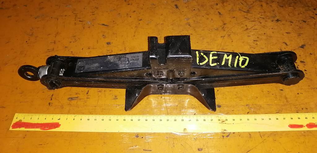 домкрат Mazda Demio 0
