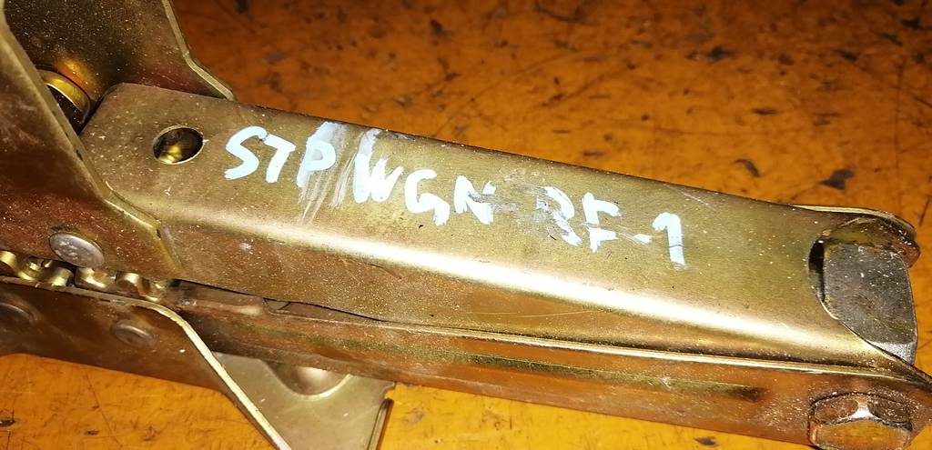 STEPWGN RF1 ДОМКРАТ 800 kg Honda Stepwgn 1