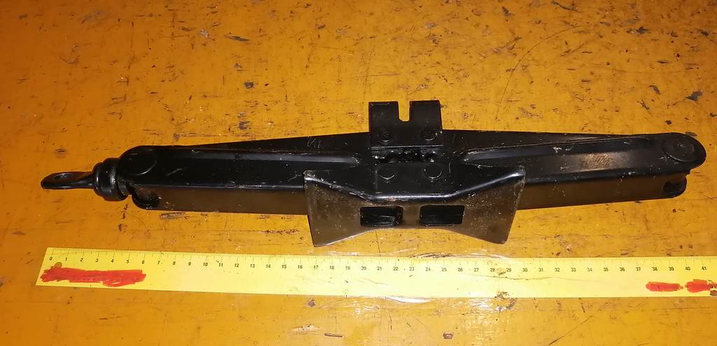 PASSO KGC30 ДОМКРАТ Toyota Passo 1