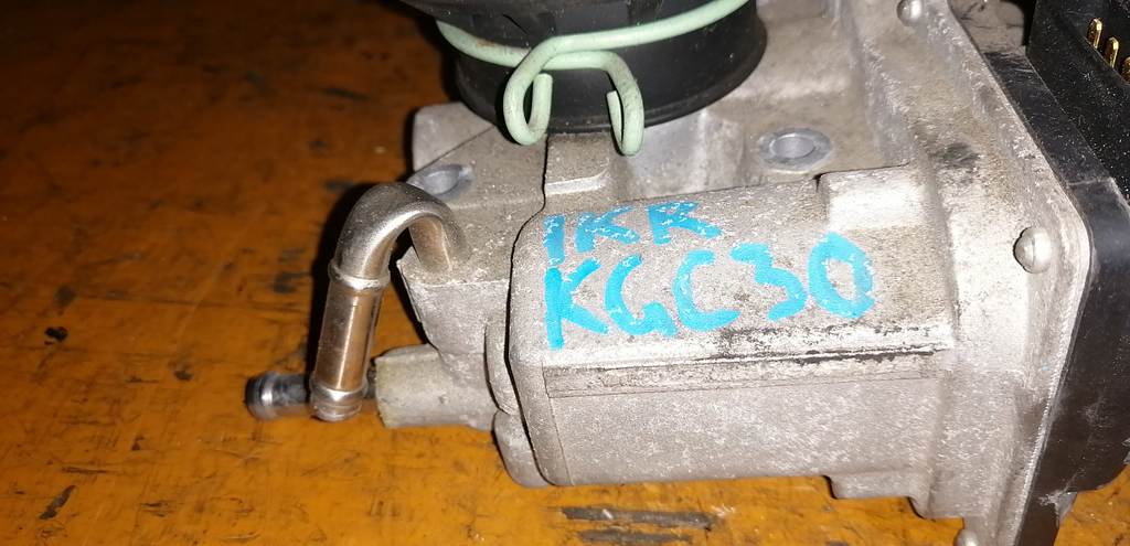 1KRFE ДРОССЕЛЬНАЯ ЗАСЛОНКА 22030-40010 Toyota Passo 1