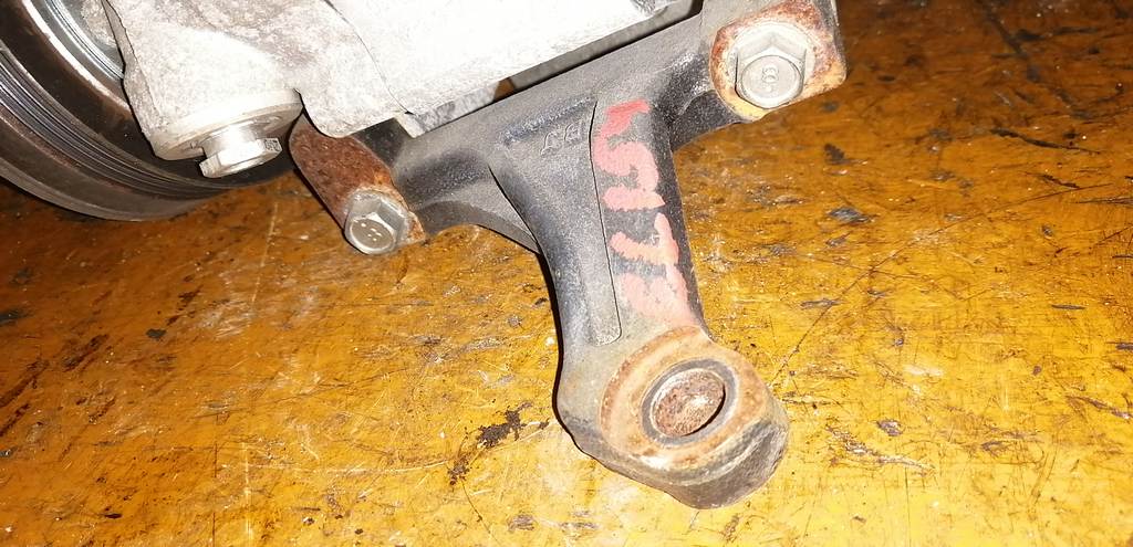 EL154 КОМПРЕССОР КОНДИЦИОНЕРА 73111FG002 Subaru Impreza 1