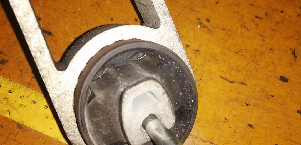 DEMIO DY3W ПОДУШКА ДВС ЗАДНЯЯ Mazda Demio 4