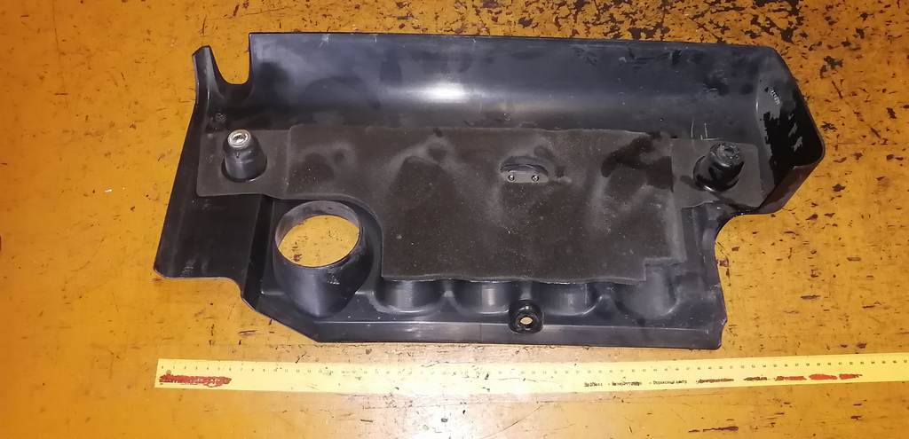 PRESAGE TU31 ДЕКОР.КРЫШКА ДВС Nissan Presage 1