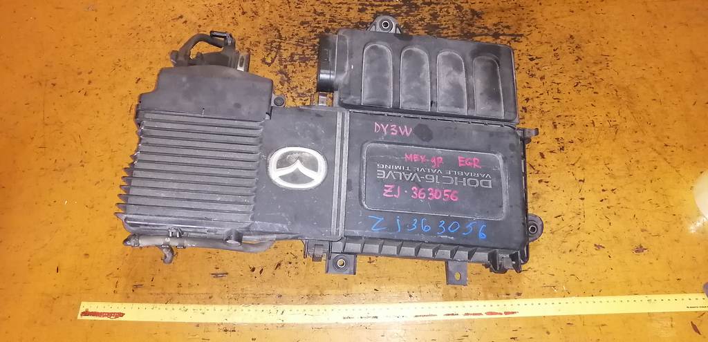 блок управления двс Mazda Demio 0