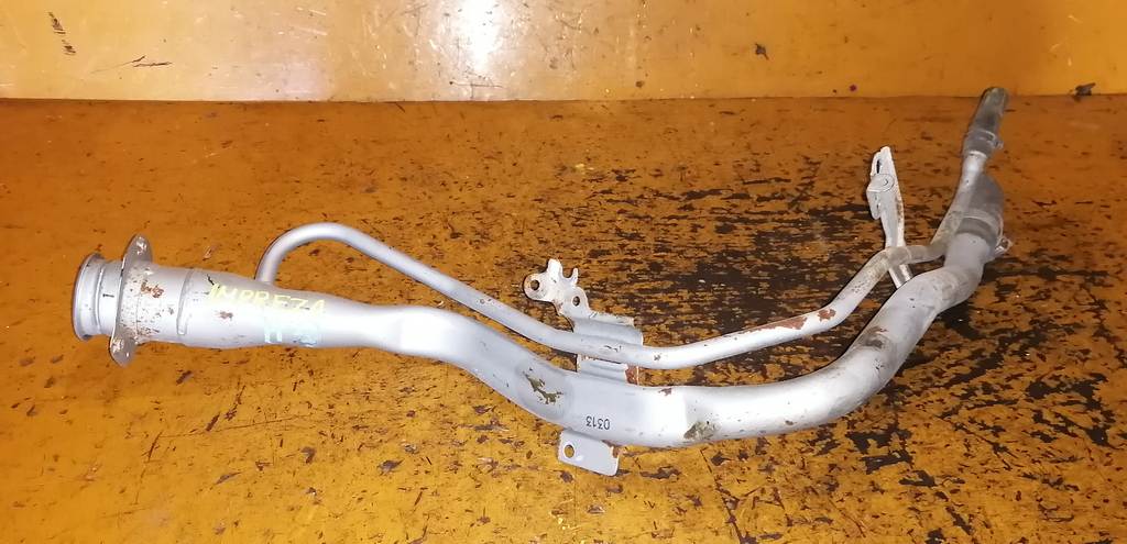 заливная горловина топливного бака Subaru Impreza 0