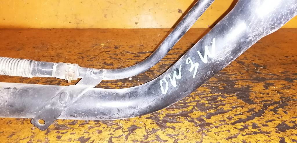 DEMIO DW3W ЗАЛИВНАЯ ГОРЛОВИНА БЕНЗОБАКА Mazda Demio 1