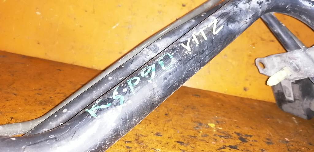 VITZ KSP90 ЗАЛИВНАЯ ГОРЛОВИНА БЕНЗОБАКА Toyota Vitz 1