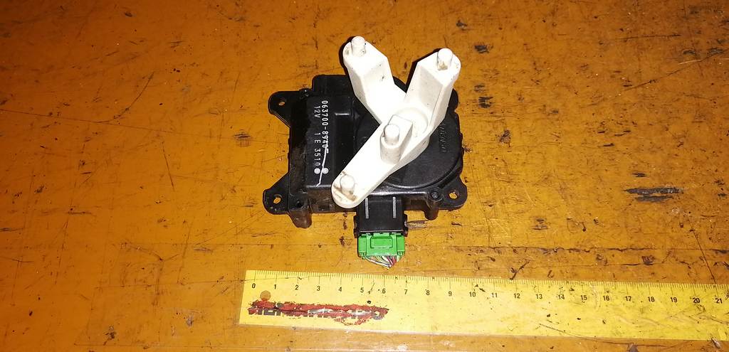 ELEMENT YH2 СЕРВОПРИВОД ЗАСЛОНОК ПЕЧКИ 063700-8940 Honda Element 1