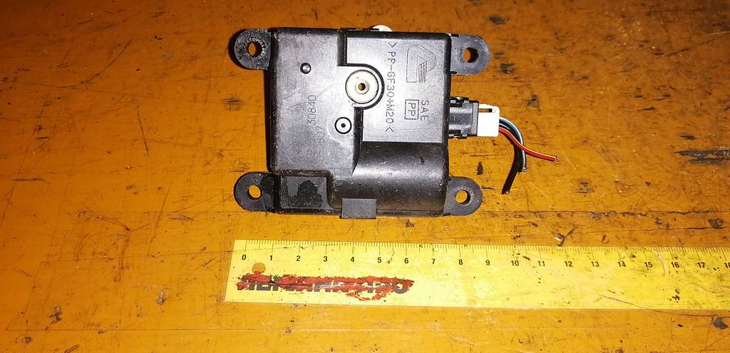 IMPREZA GD2 СЕРВОПРИВОД ЗАСЛОНОК ПЕЧКИ 3B450 30840 Subaru Impreza 1