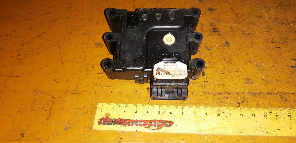 DEMIO DY3W СЕРВОПРИВОД ЗАСЛОНОК ПЕЧКИ 3W02V Mazda Demio 1