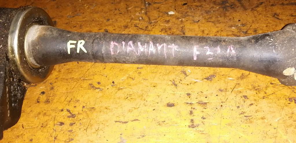 DIAMANTE F31A ВАЛ ПРИВОДА ПЕРЕДНИЙ ПРАВЫЙ Mitsubishi Diamante 1